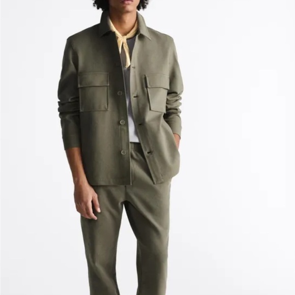 Zara olive soft pocket shirt relaxed fit lapel collar long sleeves button cuff - Picture 3 of 16